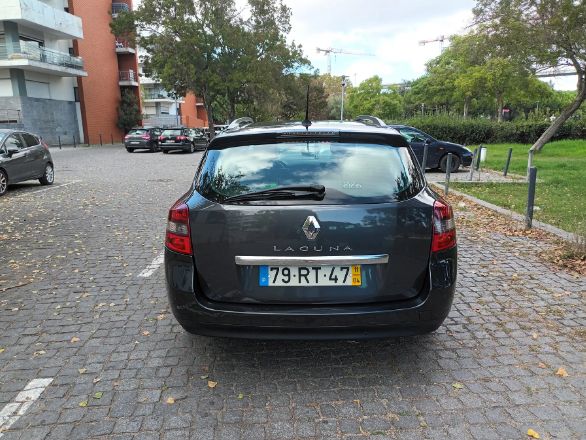 Renault Laguna • 2011 • 215,000 km 2