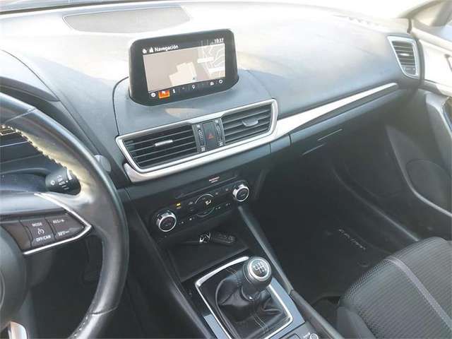 Mazda 3 • 2018 • 52,053 km 5