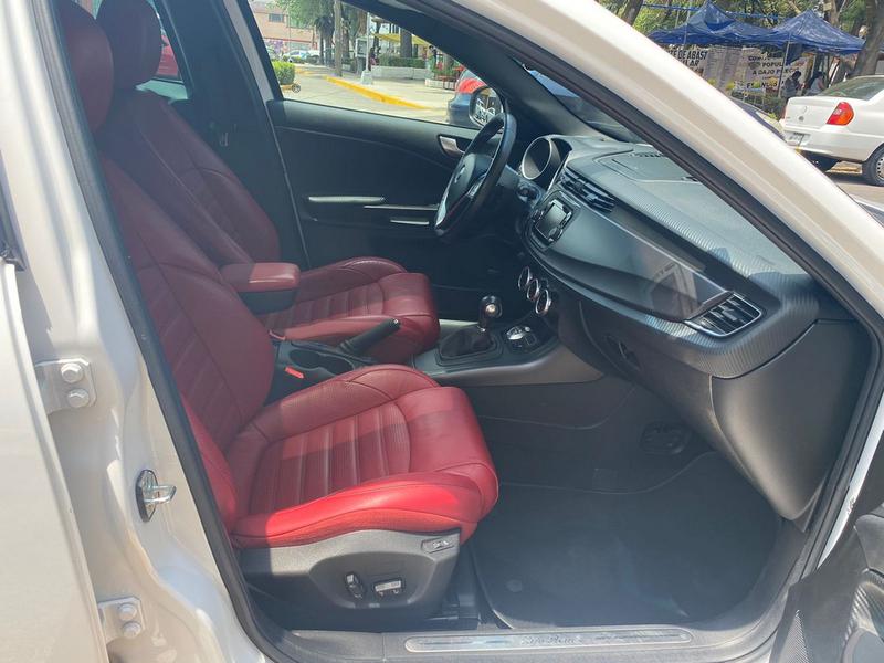 Alfa Romeo Giulietta • 2017 • 48,000 km 18