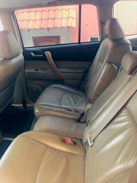 Toyota Highlander • 2010 • 158,000 km 6