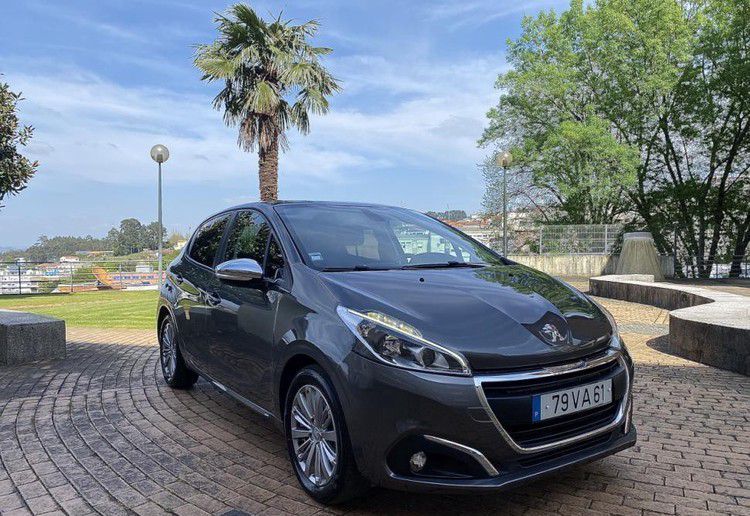 Peugeot 2008 • 2018 • 180,000 km 1
