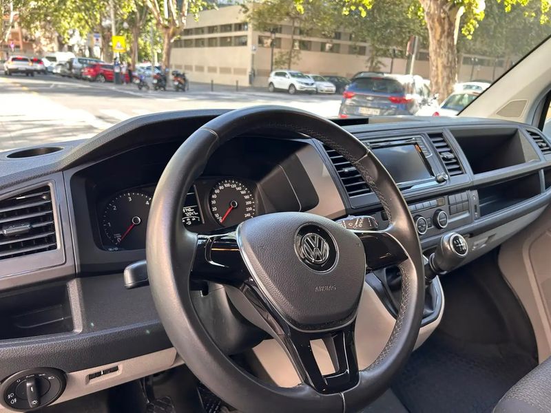 Volkswagen T5 Caravelle • 2018 • 72,000 km 3