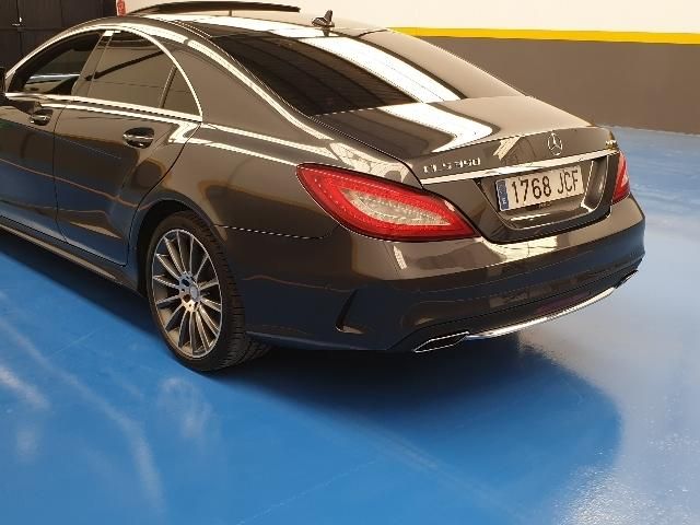 Mercedes-Benz CLS • 2015 • 165,000 km 12