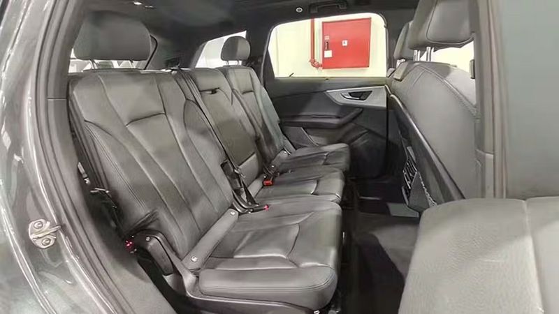 Audi Q7 • 2020 • 53,864 km 9