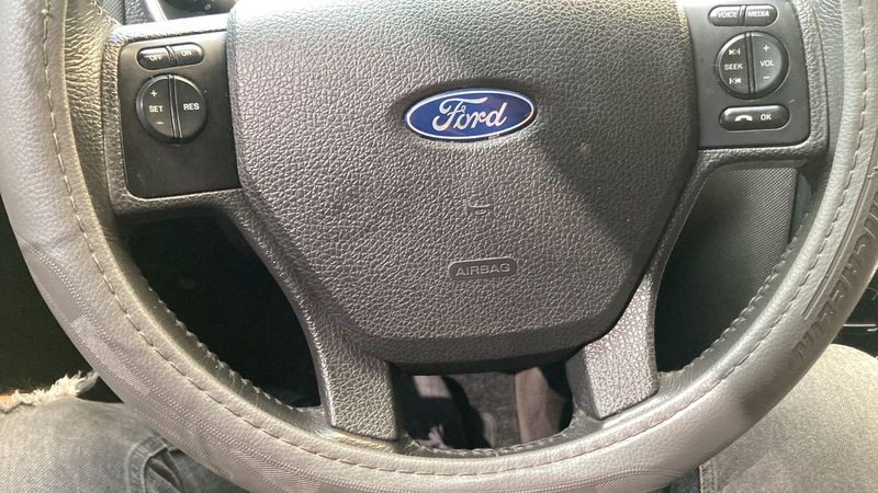Ford Explorer • 2011 • 223,000 km 5