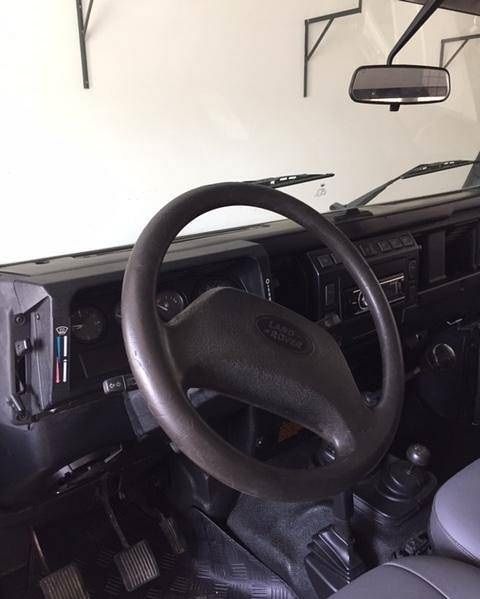 Land Rover Defender • 2003 • 200,000 km 4