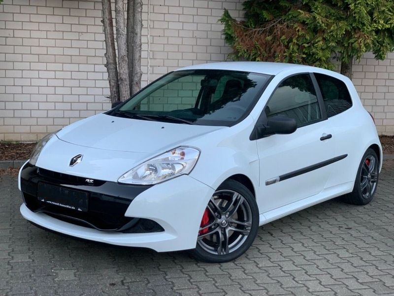 Renault Clio • 2012 • 29,000 km 3