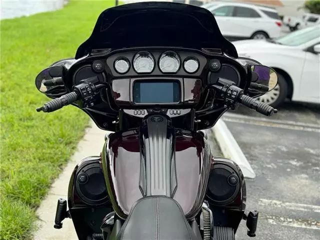 Harley Davidson street glide • 2019 • 19,700 km 8