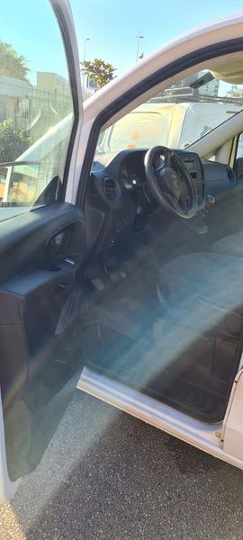 Mercedes-Benz 115 • 2009 • 79,000 km 5