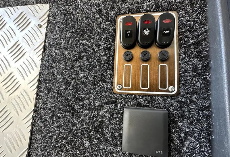 Toyota Land Cruiser • 1990 • 276,000 km 8