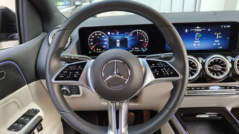 Mercedes-Benz Class B • 2024 • 10,250 km 9