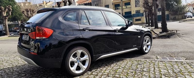 BMW X1 • 2010 • 220,000 km 4