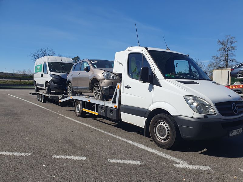Mercedes-Benz Sprinter • 2009 • 754,000 km 3