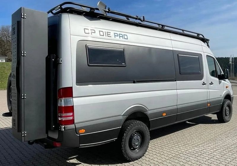 Mercedes-Benz Sprinter • 2019 • 89,900 km 11