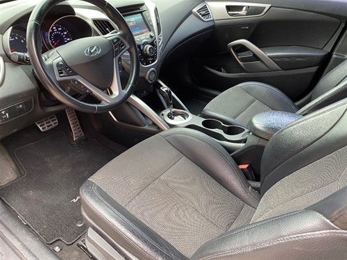 Hyundai Veloster • 2016 • 3 km 3