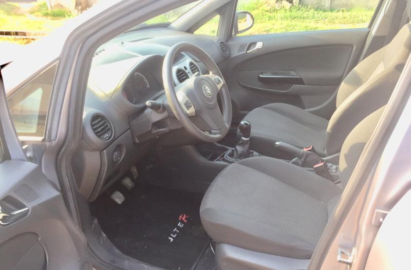 Opel Corsa • 2009 • 111,521 km 4