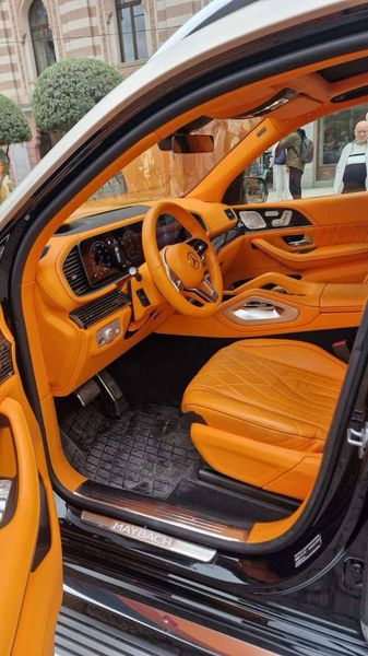 Mercedes-Benz S-Class • 2023 • 9,000 km 7