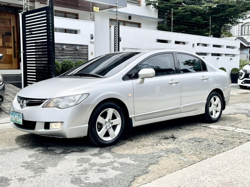 Honda Civic • 2006 • 115,000 km 6
