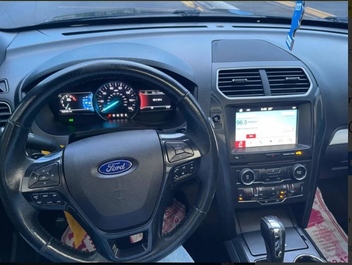 Ford Explorer • 2017 • 90,000 km 2