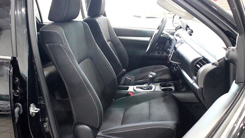 Toyota Hilux • 2023 • 12,960 km 15