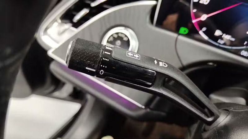 Mercedes-Benz E • 2024 • 55,299 km 10