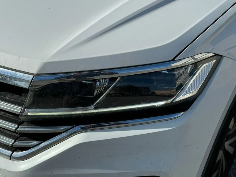 Volkswagen Touareg • 2020 • 118,960 km 3