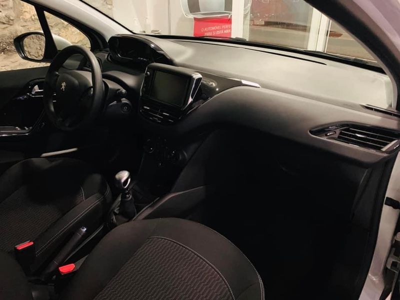 Peugeot 2008 • 2018 • 90,000 km 5