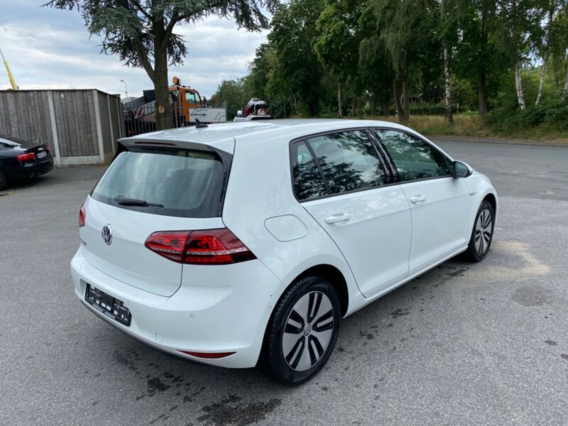 Volkswagen Golf • 2014 • 103,000 km 3