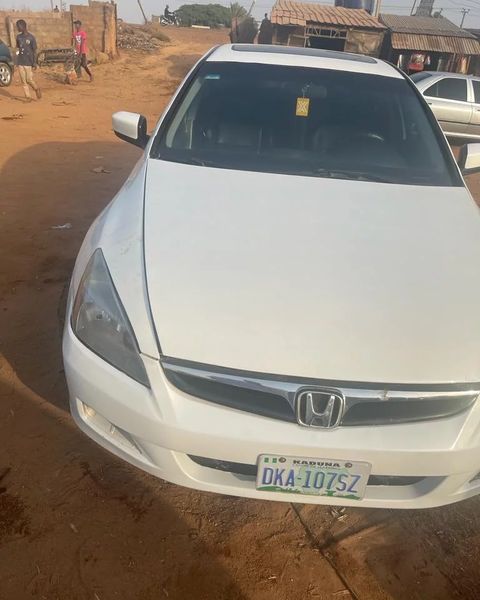 Honda Accord • 2007 • 144,132 km 9