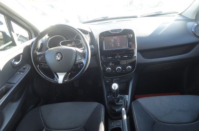 Renault Clio • 2015 • 90,000 km 3