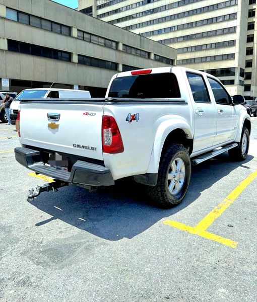 Chevrolet Luv • 2012 • 188,000 km 11