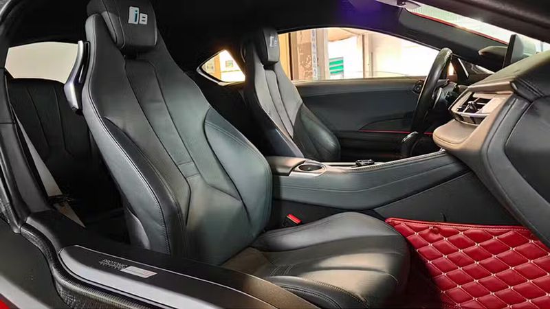 BMW i8 • 2016 • 69,497 km 24