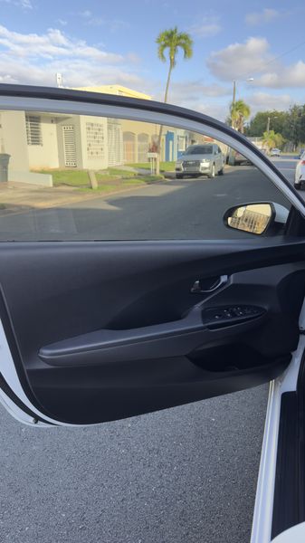 Hyundai Veloster • 2021 • 48,100 mi 10