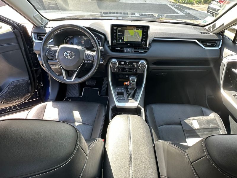 Toyota RAV4 Hybrid • 2019 • 72,447 km 9