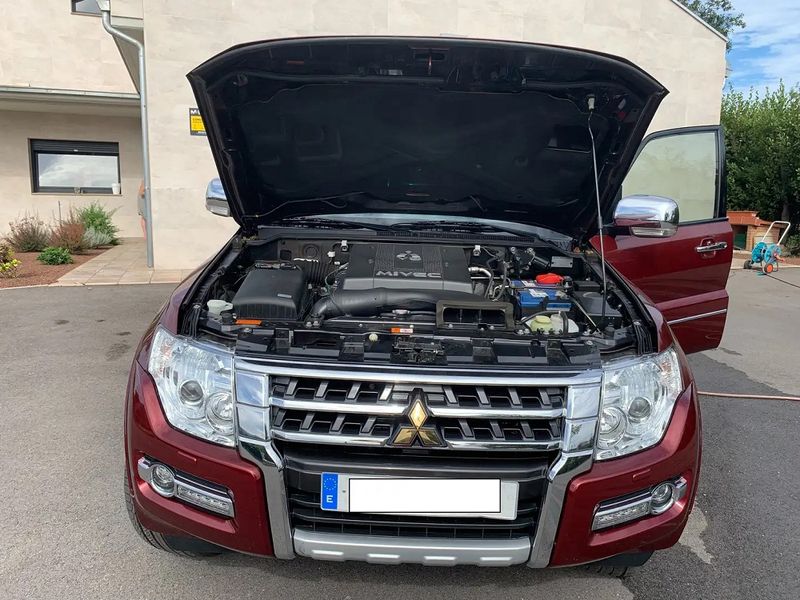 Mitsubishi Pajero • 2017 • 128,200 km 12