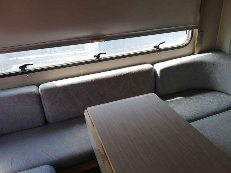 Toyota Hiace Van • 1992 • 98,000 km 6