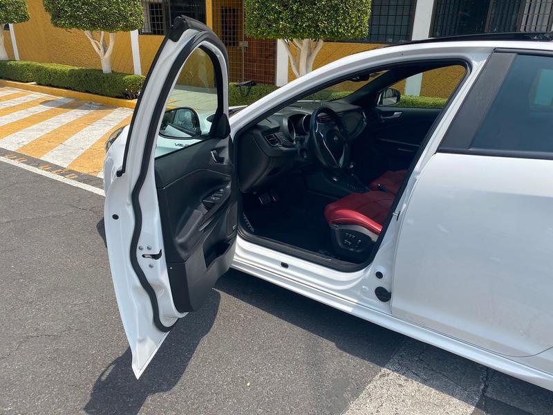 Alfa Romeo Giulietta • 2017 • 48,000 km 7