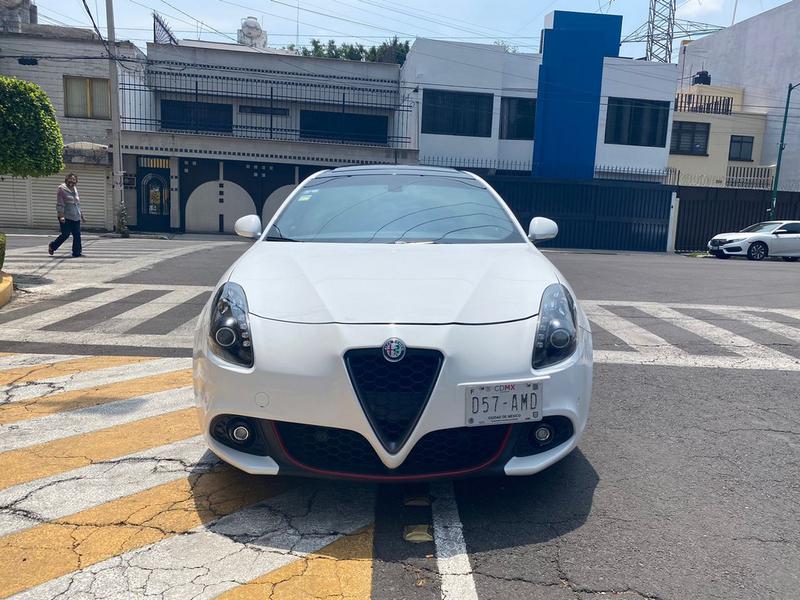 Alfa Romeo Giulietta • 2017 • 48,000 km 6