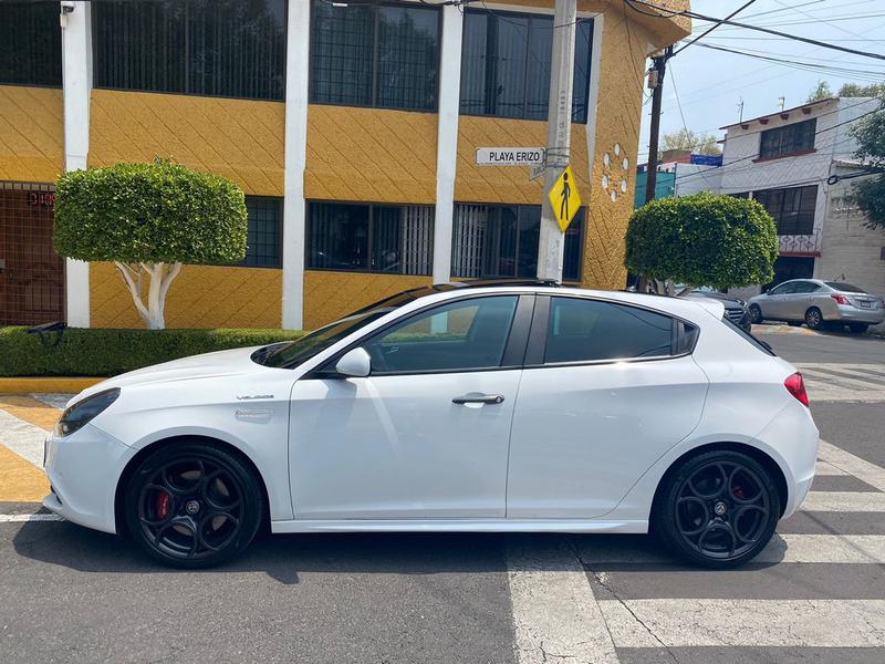 Alfa Romeo Giulietta • 2017 • 48,000 km 11