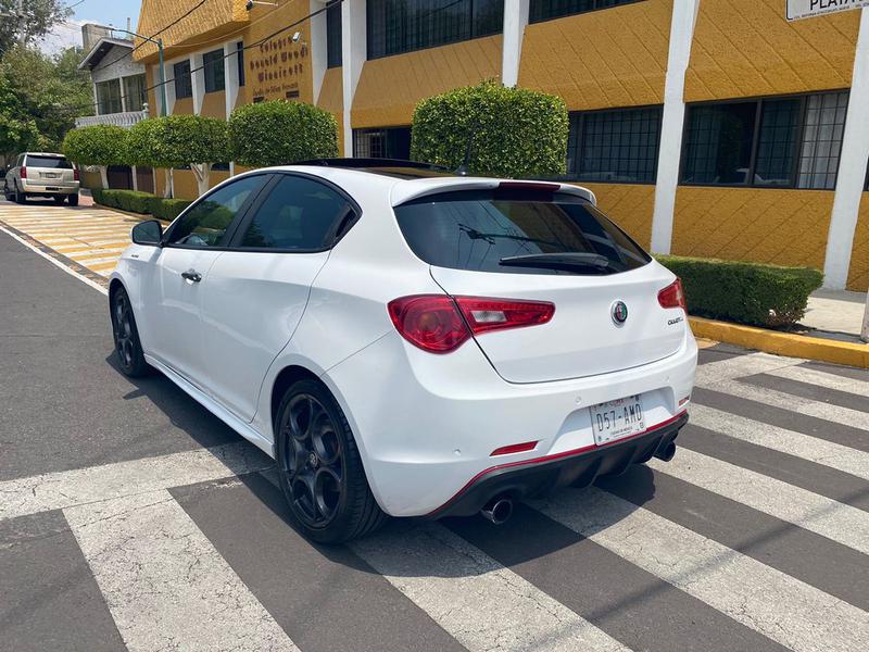 Alfa Romeo Giulietta • 2017 • 48,000 km 25