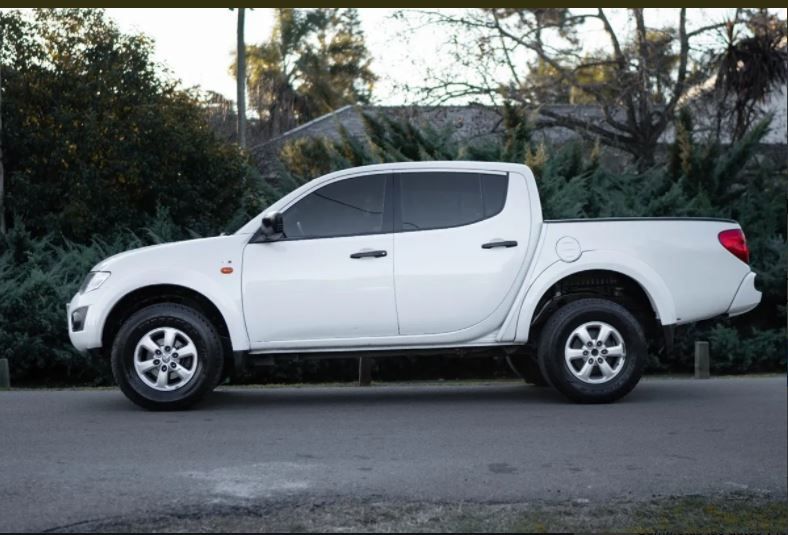 Mitsubishi L200 • 2016 • 108,000 km 3