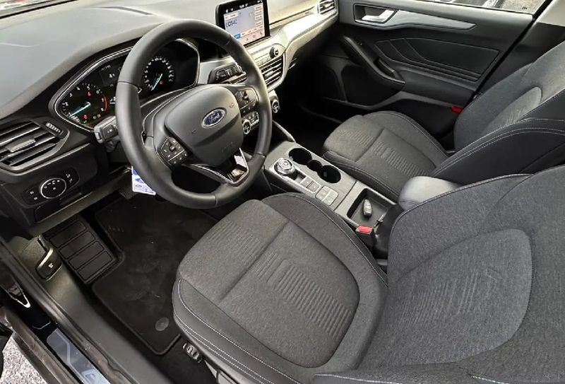 Ford Focus • 2019 • 50,800 km 10