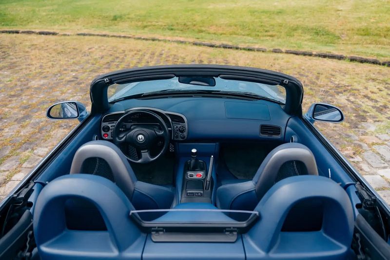 Honda S2000 • 2003 • 78,000 km 9