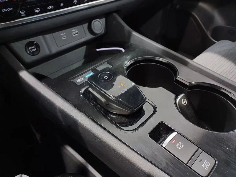 Nissan X-Trail • 2023 • 14,700 km 10