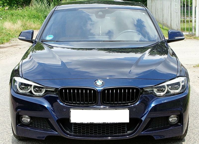 BMW 3 Series • 2020 • 30,000 km 1