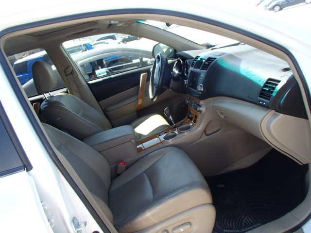 Toyota Highlander • 2014 • 25,000 km 4