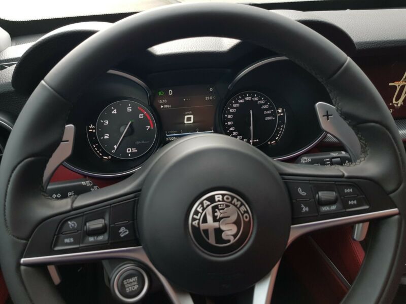 Alfa Romeo Stelvio • 2018 • 27,000 km 18