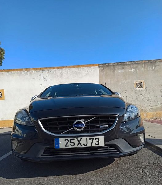 Volvo V40 • 2014 • 190,000 km 1