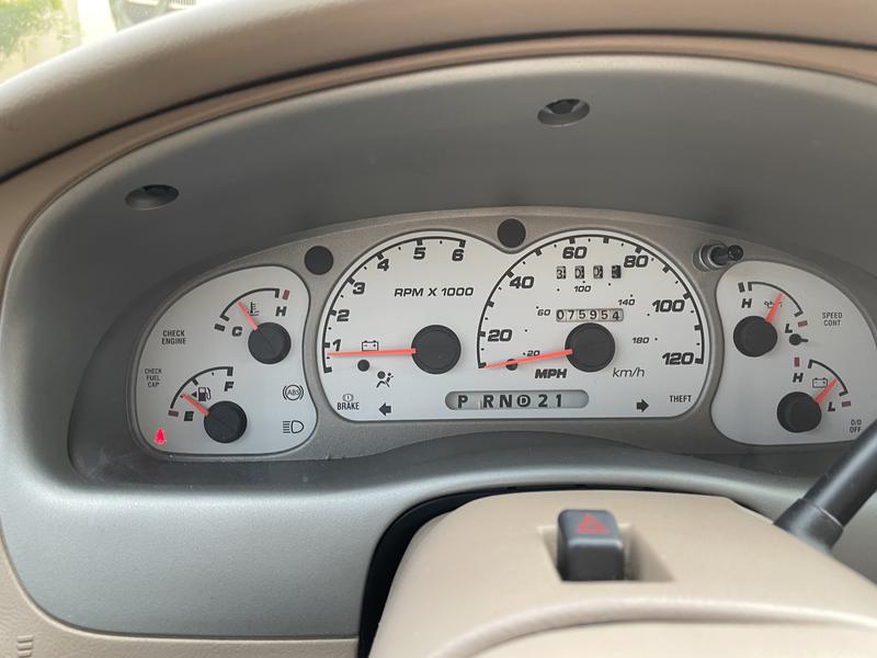 Ford Explorer • 2002 • 76,000 km 11