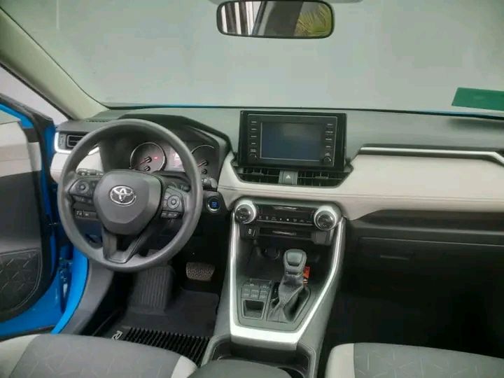 Toyota RAV4 • 2019 • 23 km 2